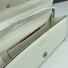 大号VALENTINO MINI LOCÒ仿水晶装饰手袋-VLogo Signature施华洛世奇®仿水 大号VALENTINO MINI LOCÒ仿水晶装饰手袋-VLogo Signature施华洛世奇®仿水