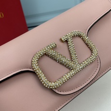 大号VALENTINO MINI LOCÒ仿水晶装饰手袋-VLogo Signature施华洛世奇®仿水 大号VALENTINO MINI LOCÒ仿水晶装饰手袋-VLogo Signature施华洛世奇®仿水