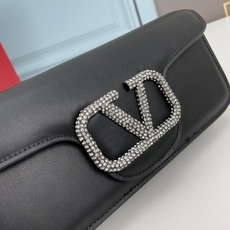 大号VALENTINO MINI LOCÒ仿水晶装饰手袋-VLogo Signature施华洛世奇®仿水 大号VALENTINO MINI LOCÒ仿水晶装饰手袋-VLogo Signature施华洛世奇®仿水