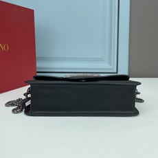 大号VALENTINO MINI LOCÒ仿水晶装饰手袋-VLogo Signature施华洛世奇®仿水 大号VALENTINO MINI LOCÒ仿水晶装饰手袋-VLogo Signature施华洛世奇®仿水