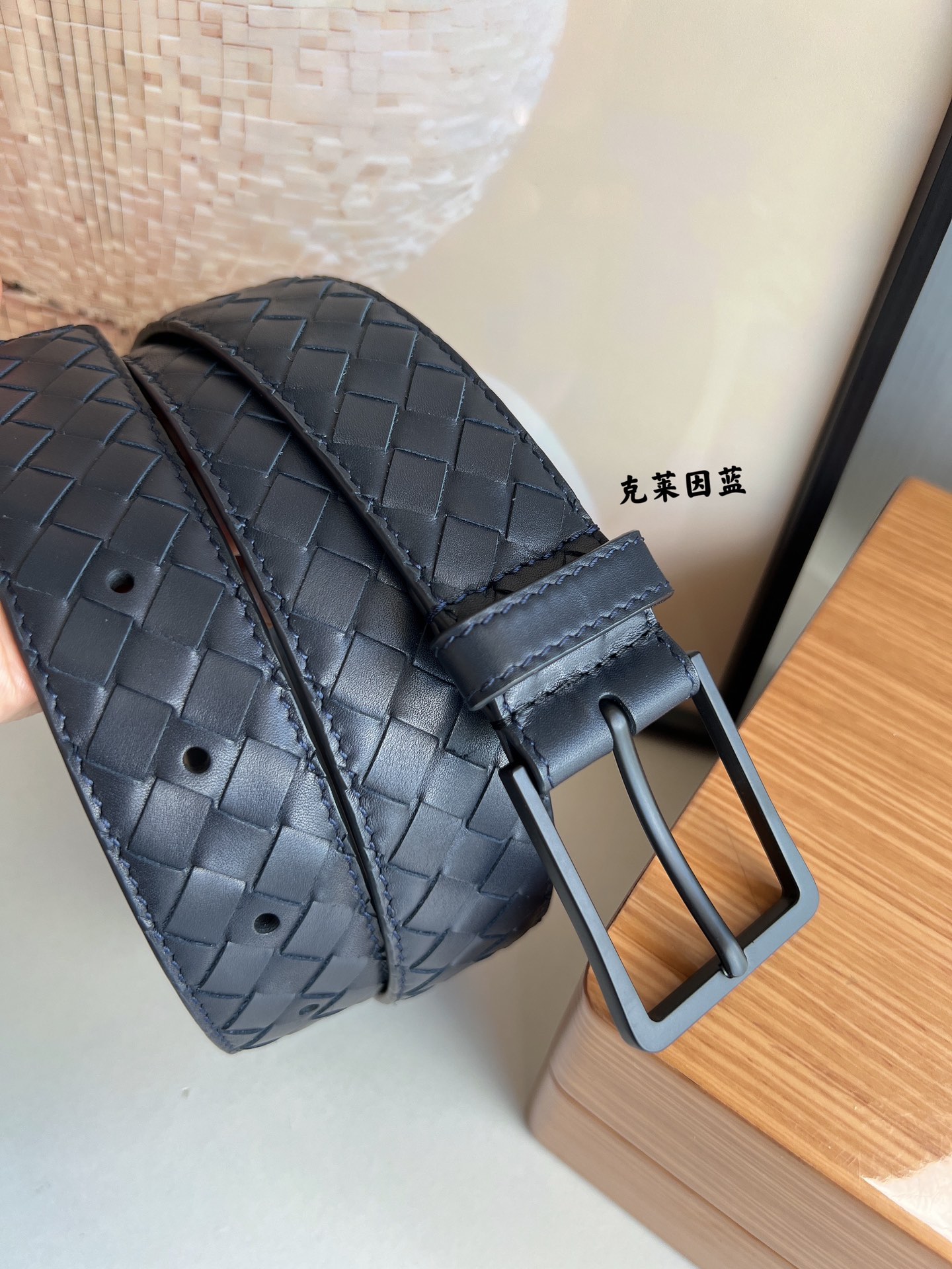BV保碟家 进口小牛皮编织的小方格成为典型标识3.5cm腰带