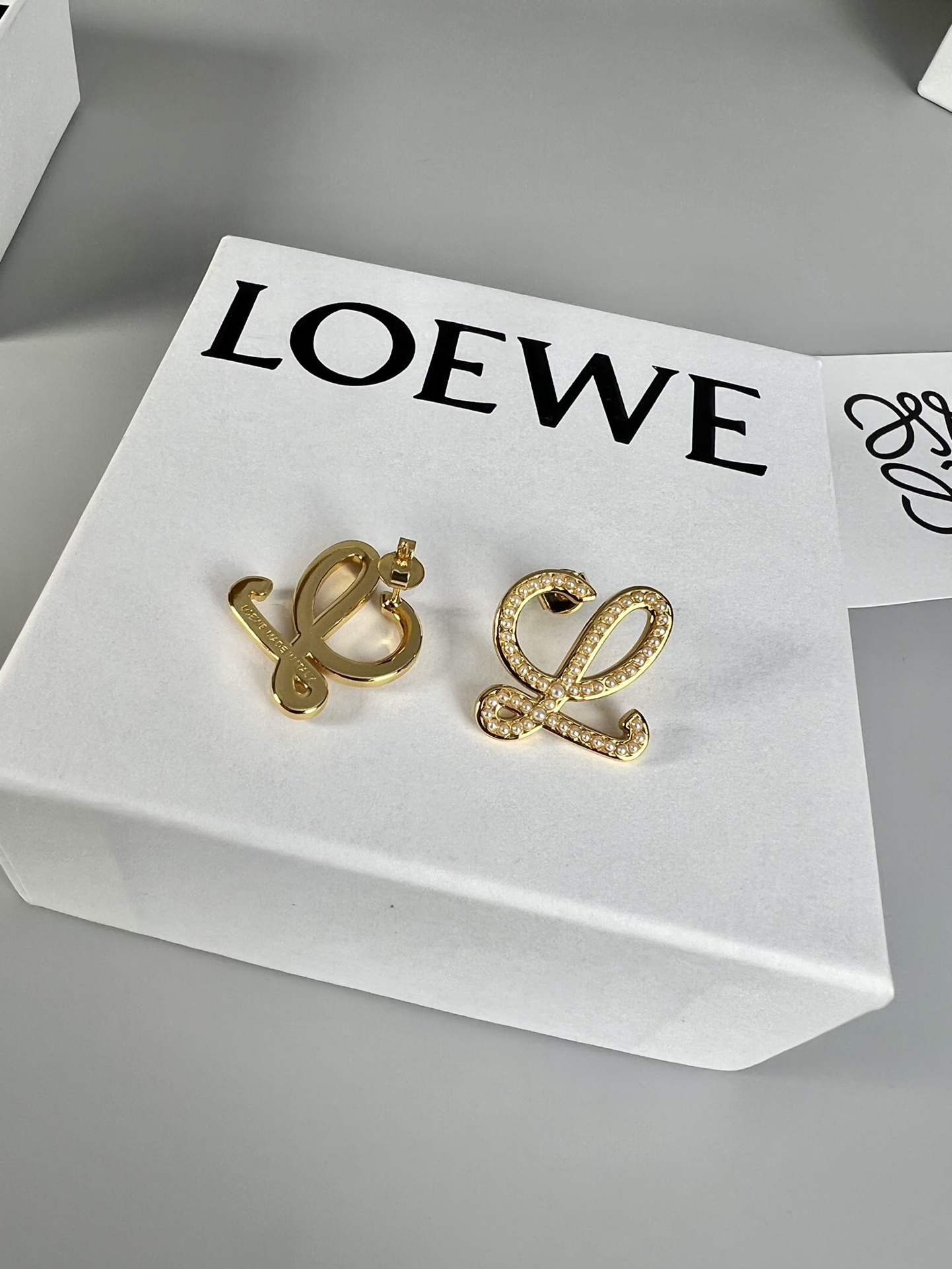 Title: “Loewe Simple Ear Nail Review: Elegant and High-Quality Jewelry” - 图片 5