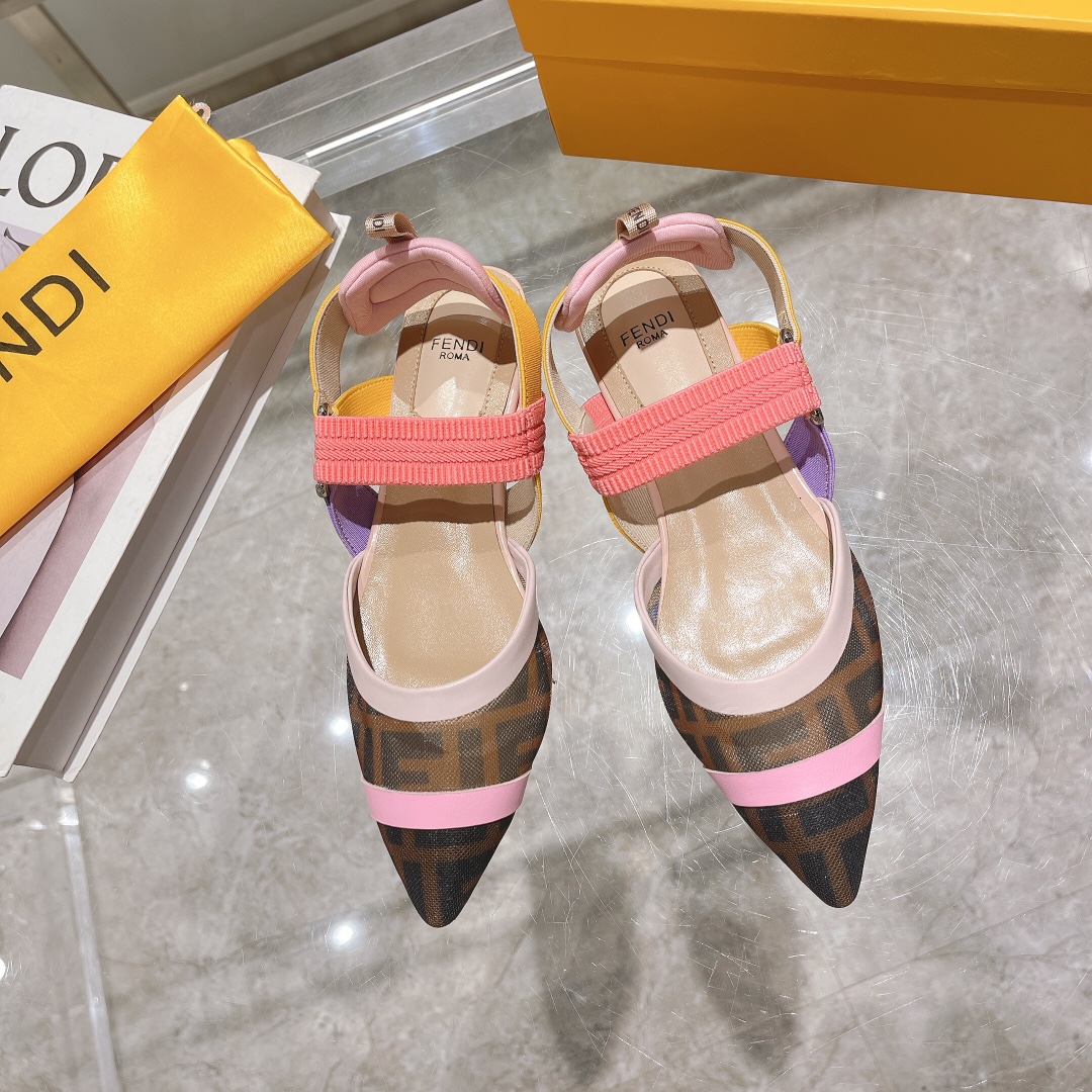 NO:166307,New color scheme | Fen…Di Colibri mesh flat sole exposed heels factory batch Ordinary outsole Leather outsole Fen/Di11 original Colibri FF letter geometric graphic theme exquisite matching, thickened insole and hiking heel pad to add a sense of sportiness!  The inner foot pad is thoughtful and uses soft imported sheepskin!  !  !  Fabric exquisite brand FF breathable mesh imported sheepskin lining/sheel cushion heel height 2.0CM Size35-40 (41 custom made without return and exchange, payment first and then production), sandals, sandals, sheepskin, Leather soles19860909全新配色 | 芬…迪 Colibri 网面平底露跟鞋     厂批 普通大底  真皮大底 芬/迪11原版 Colibri FF字母几何图形主题精致搭配,加厚鞋垫和徒步后跟垫更增运动感！内里垫脚贴心采用柔软进口羊皮！！！ 面料 精致品牌FF 透气网面  进口羊皮里/羊皮垫脚 跟高2.0CM Size35-40（41定做不予退换,先付款后生产）,凉鞋,sandals,sheepskin,Leather soles,Women's Shoes