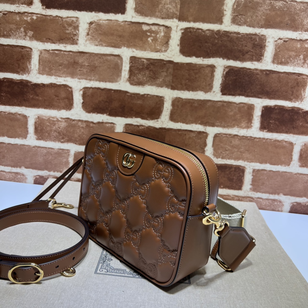 GUCCI古驰GG绗缝皮革肩背包702234