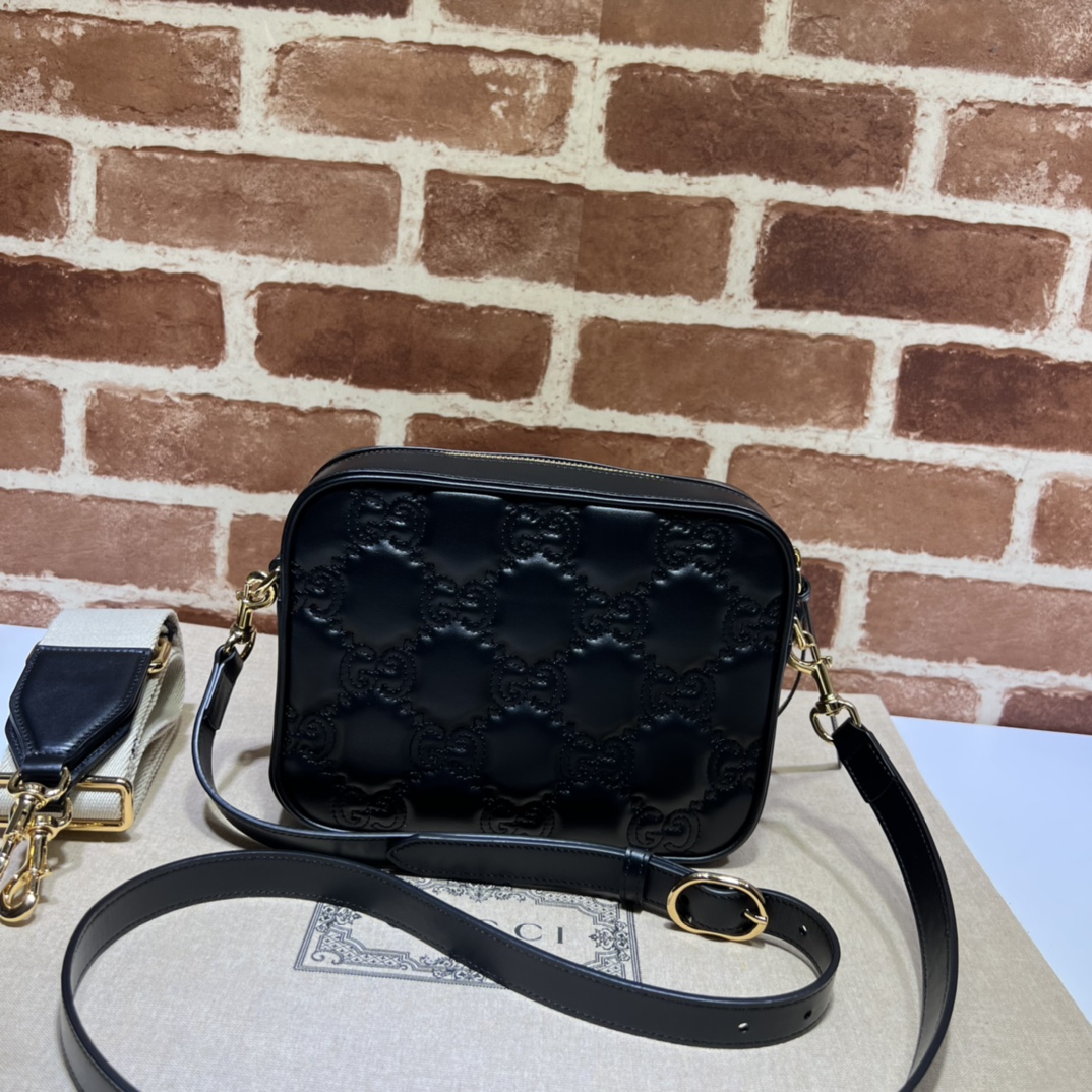 GUCCI古驰GG绗缝皮革肩背包702234