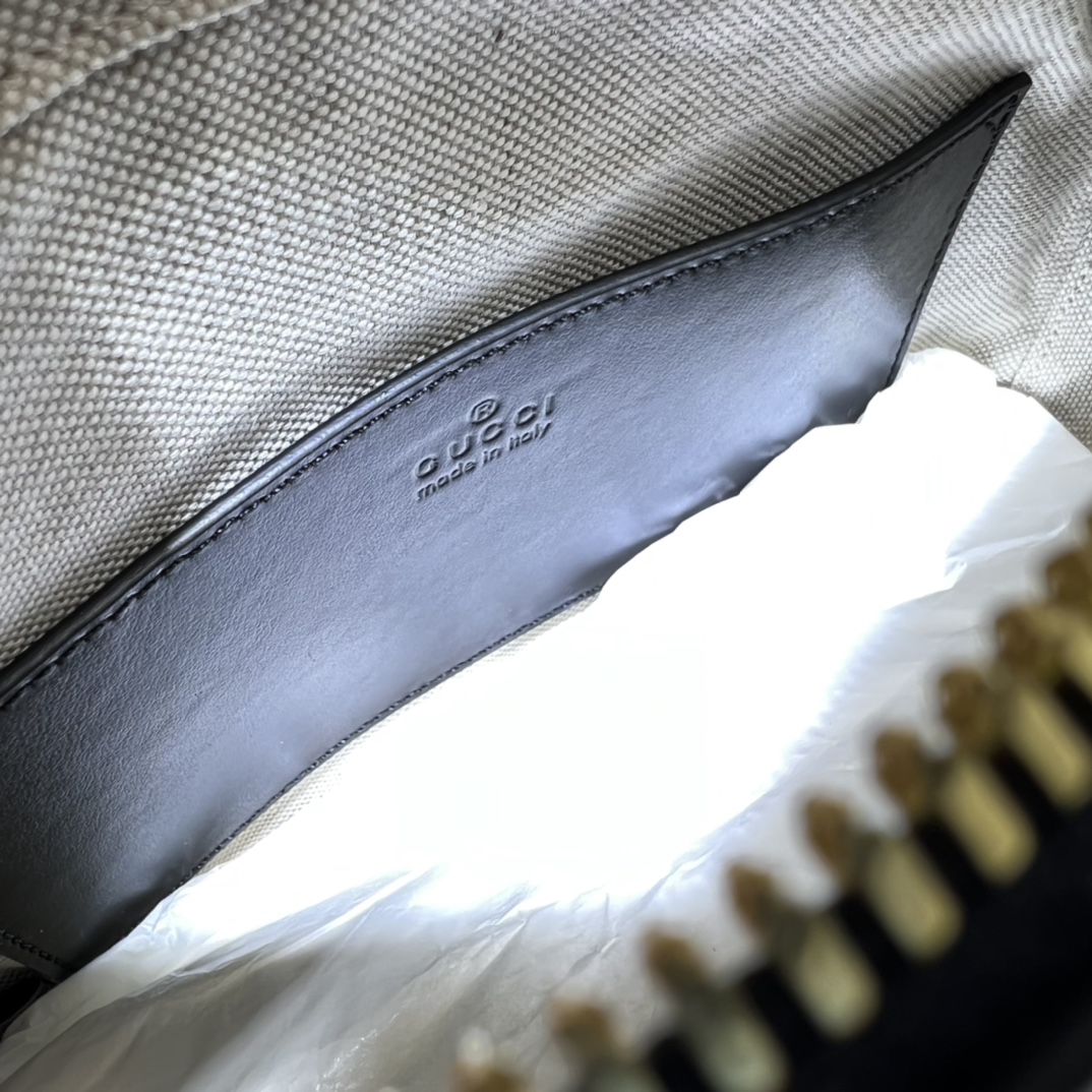 GUCCI古驰GG绗缝皮革肩背包702234