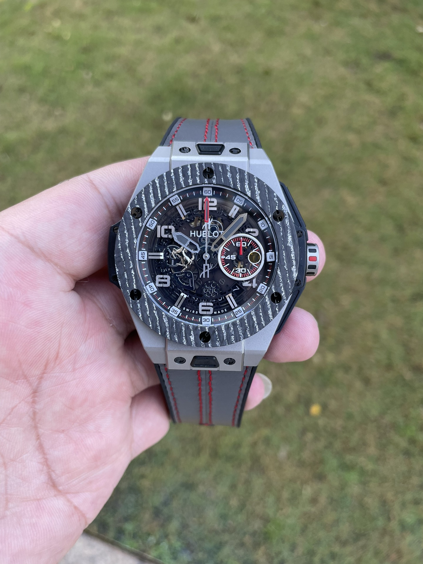 Hublot Big Bang 401.OQ.0123.VR chronograph, shown in the complete original source image set. 5