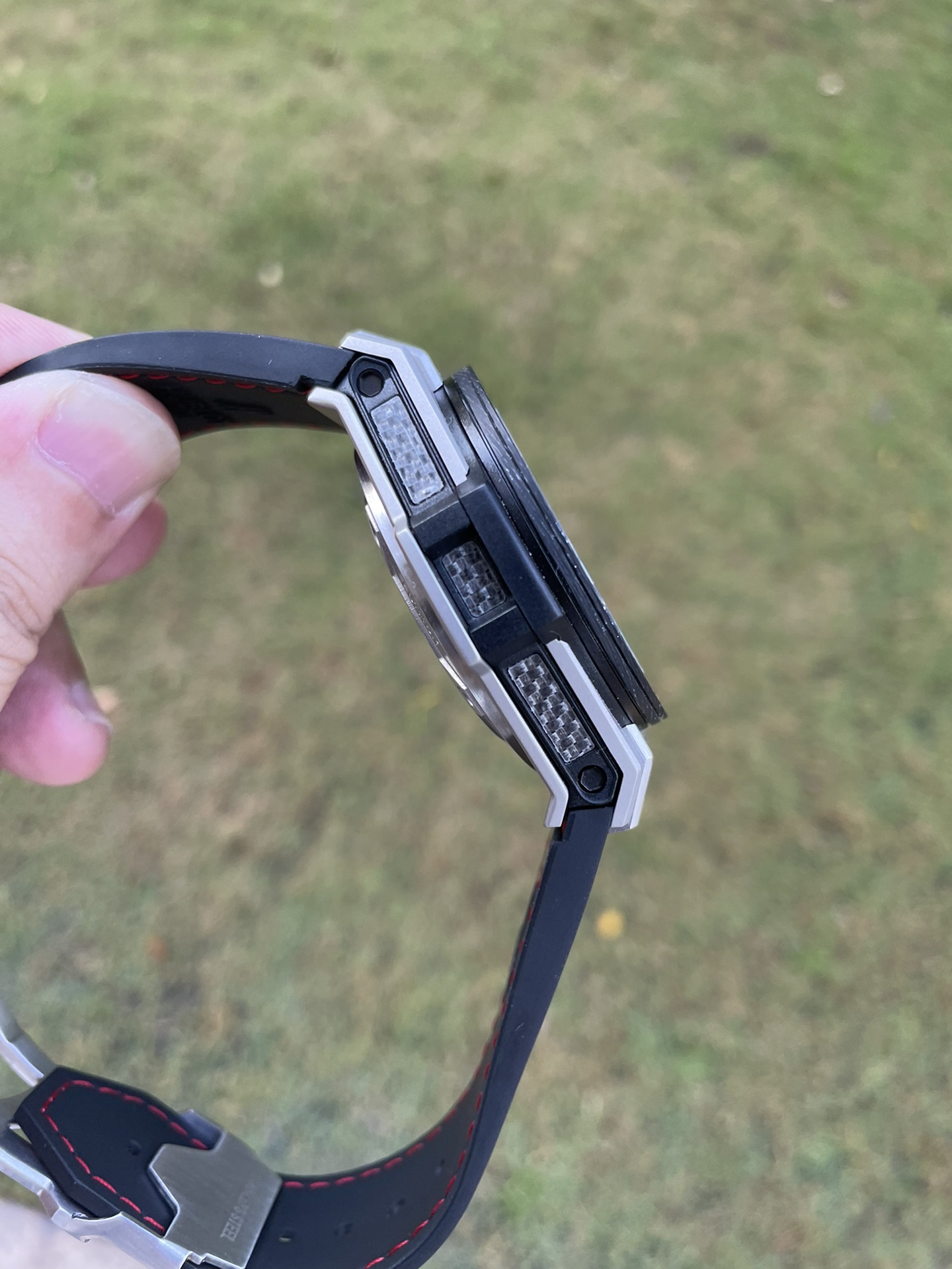 Hublot Big Bang 401.OQ.0123.VR chronograph, shown in the complete original source image set. 7