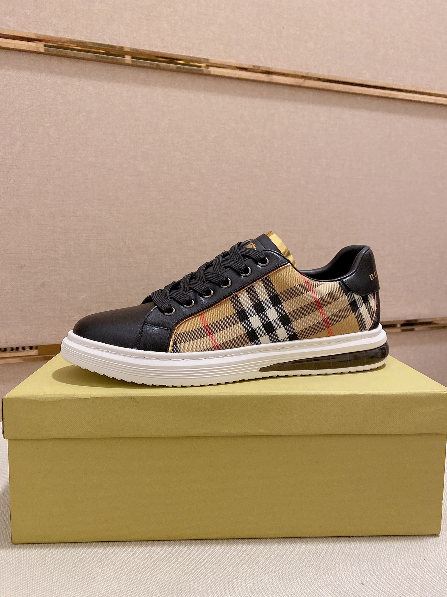 I0 专柜同步BURBERRY 巴宝莉 Burberry  顶级代购同步发售正
