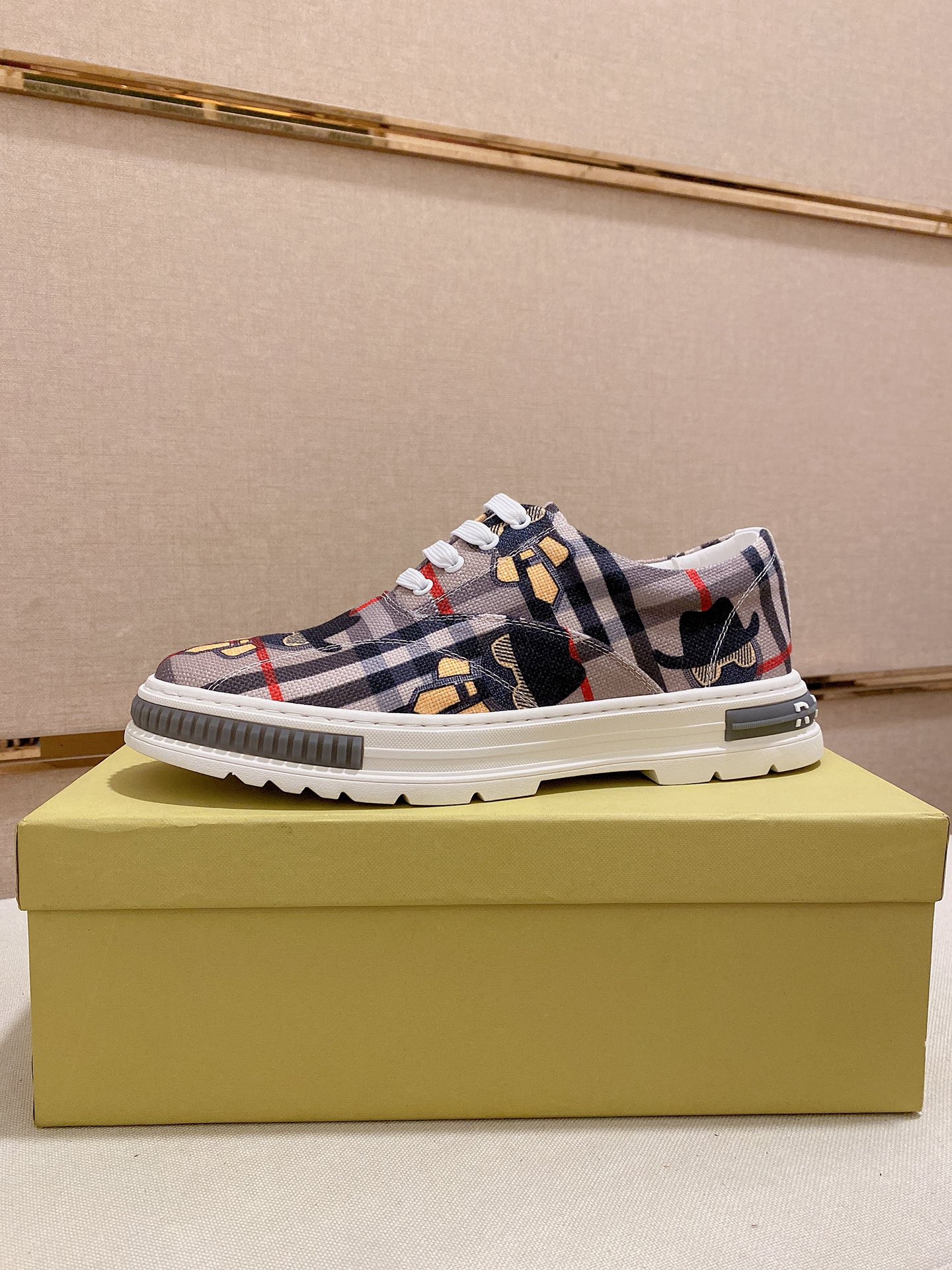 I0 专柜同步BURBERRY 巴宝莉 Burberry  顶级代购同步发售正