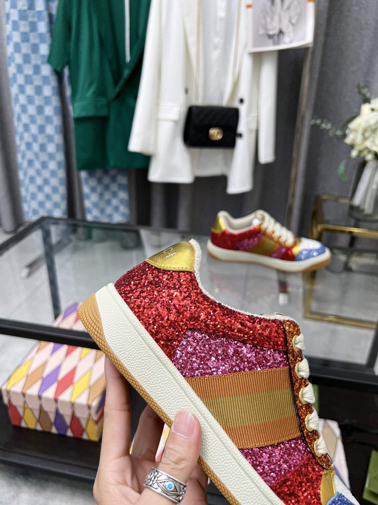 GUC*I 2021 Las últimas zapatillas de deporte retro clásico de color contador comprados a Taikoo Hui 