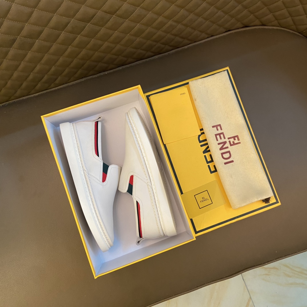 I5 原单 Fendi  芬迪  意大利进口头层牛皮鞋面细腻厚实看得到头层水染羊皮内里鞋垫logo清晰、立体磨砂后跟原厂特供 Fendi 芬迪 大底户外司机驾车鞋 可随意进出专柜、