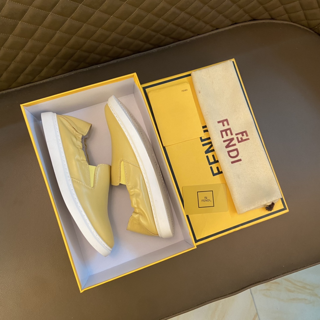 I5 原单 Fendi  芬迪  意大利进口头层牛皮鞋面细腻厚实看得到头层水染羊皮内里鞋垫logo清晰、立体磨砂后跟原厂特供 Fendi 芬迪 大底户外司机驾车鞋 可随意进出专柜、