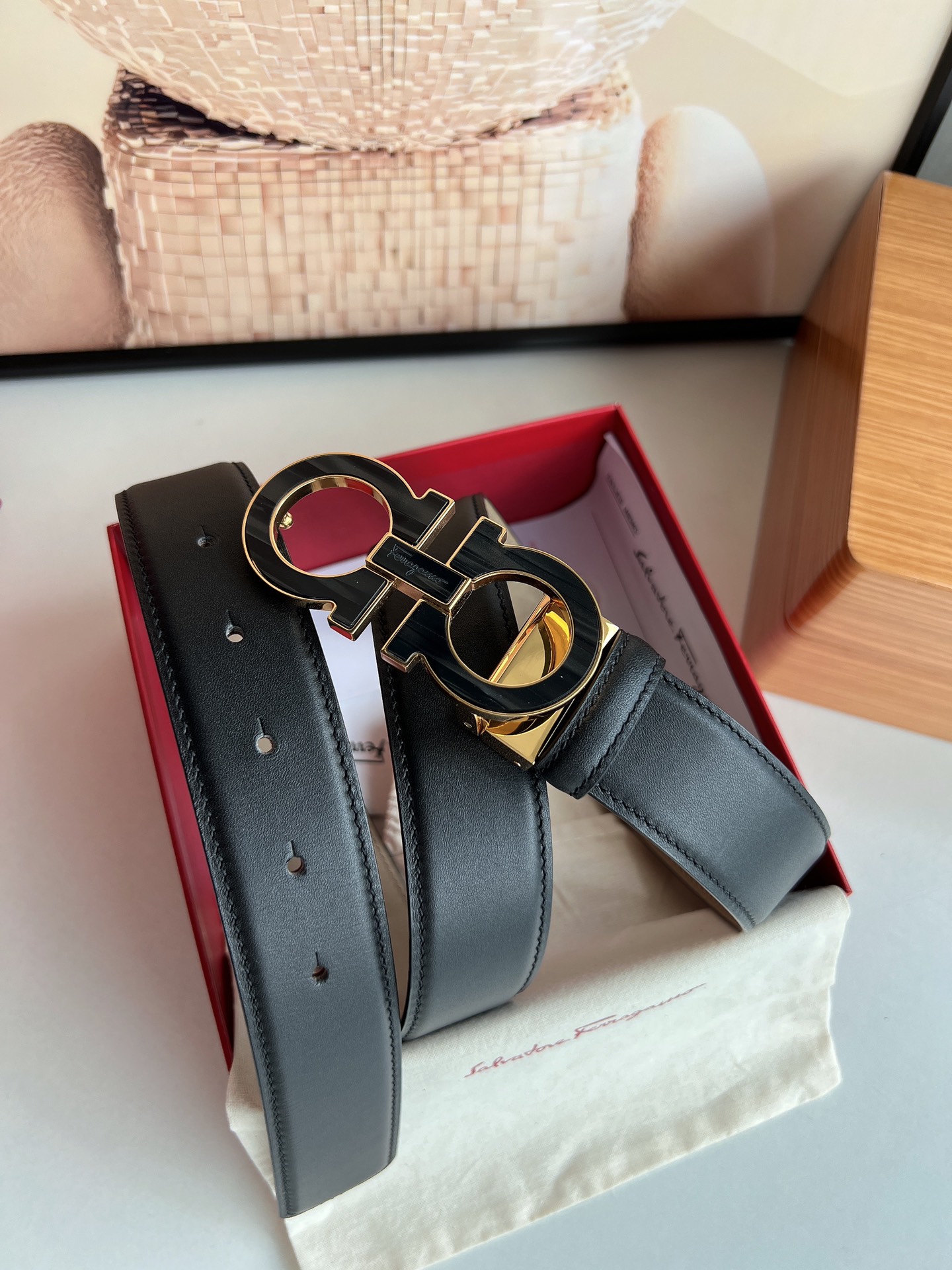 Salvatore  Ferragamo菲拉格慕男士3.5cm精钢Gancini金属扣，头层牛皮腰带