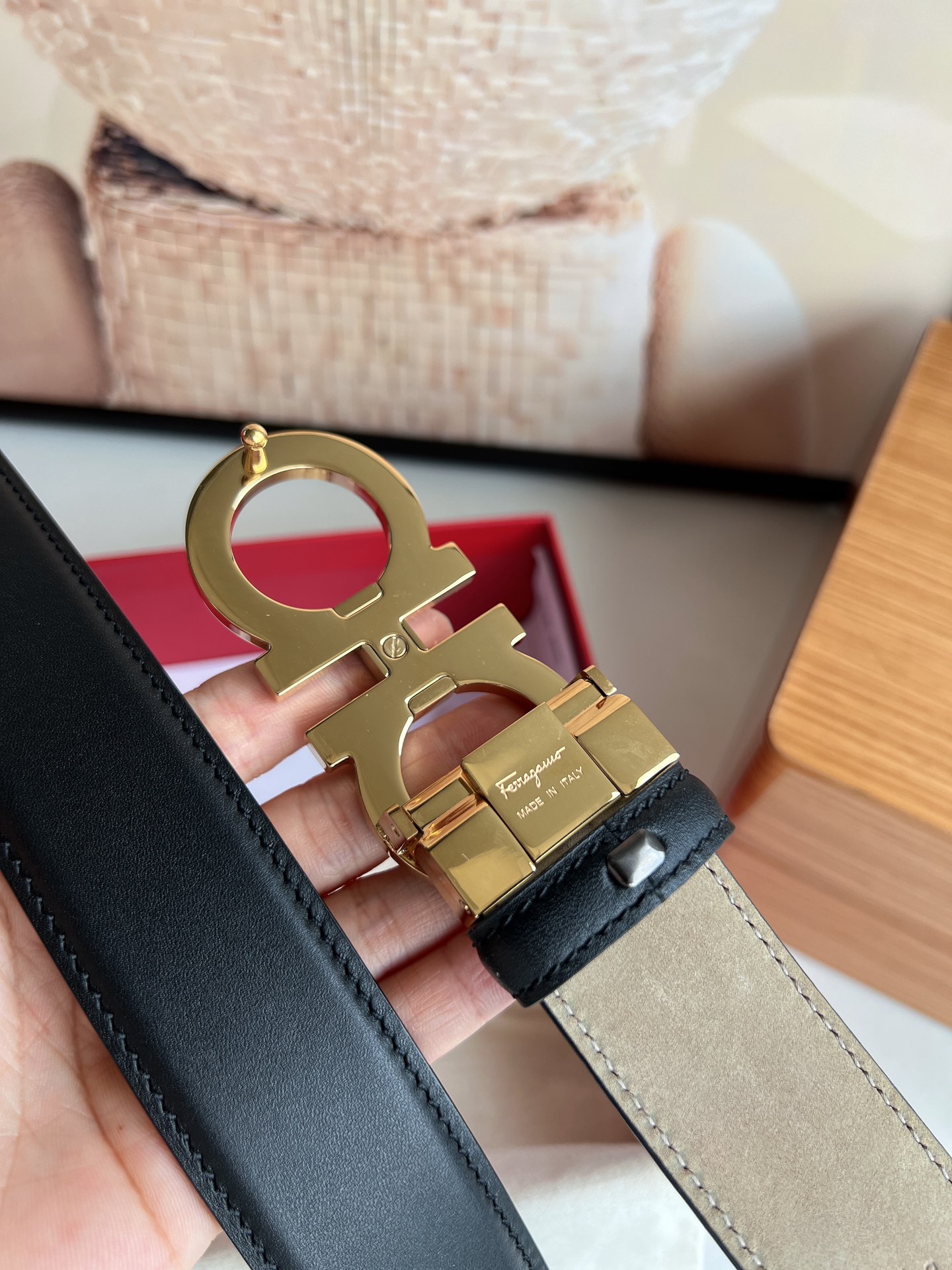 Salvatore  Ferragamo菲拉格慕男士3.5cm精钢Gancini金属扣，头层牛皮腰带