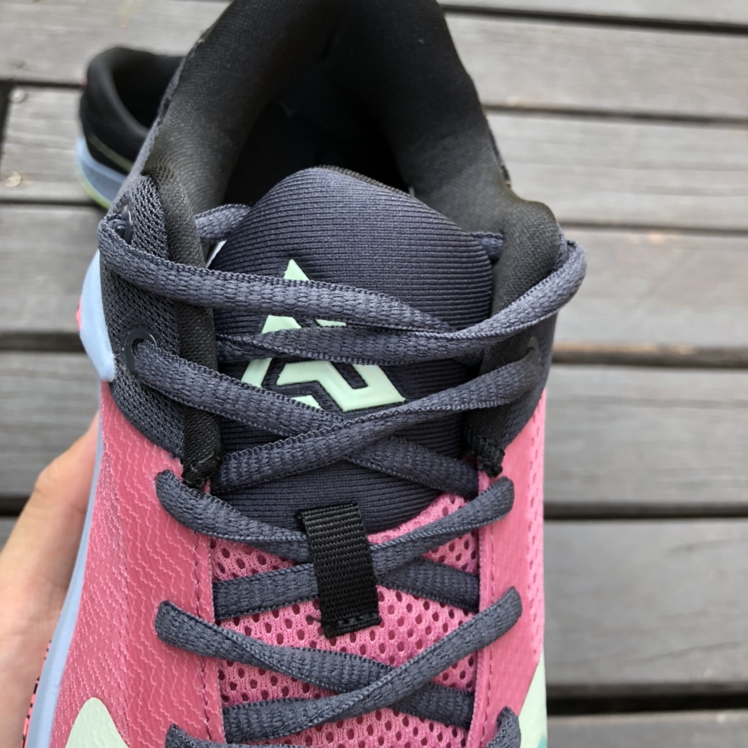 300 nike ZOOM FREAK 4 EP   DJ6149-601