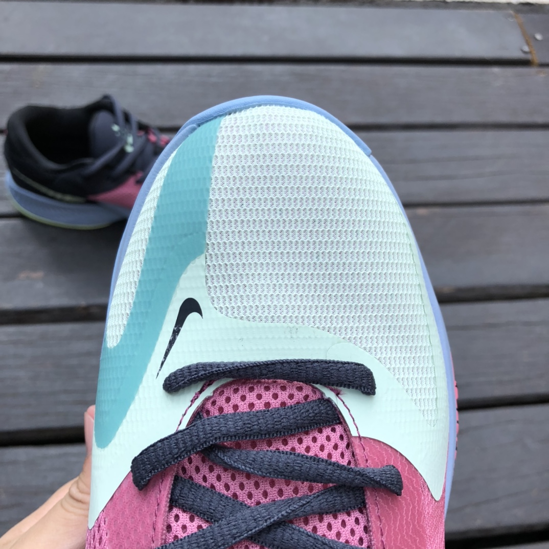 300 nike ZOOM FREAK 4 EP   DJ6149-601