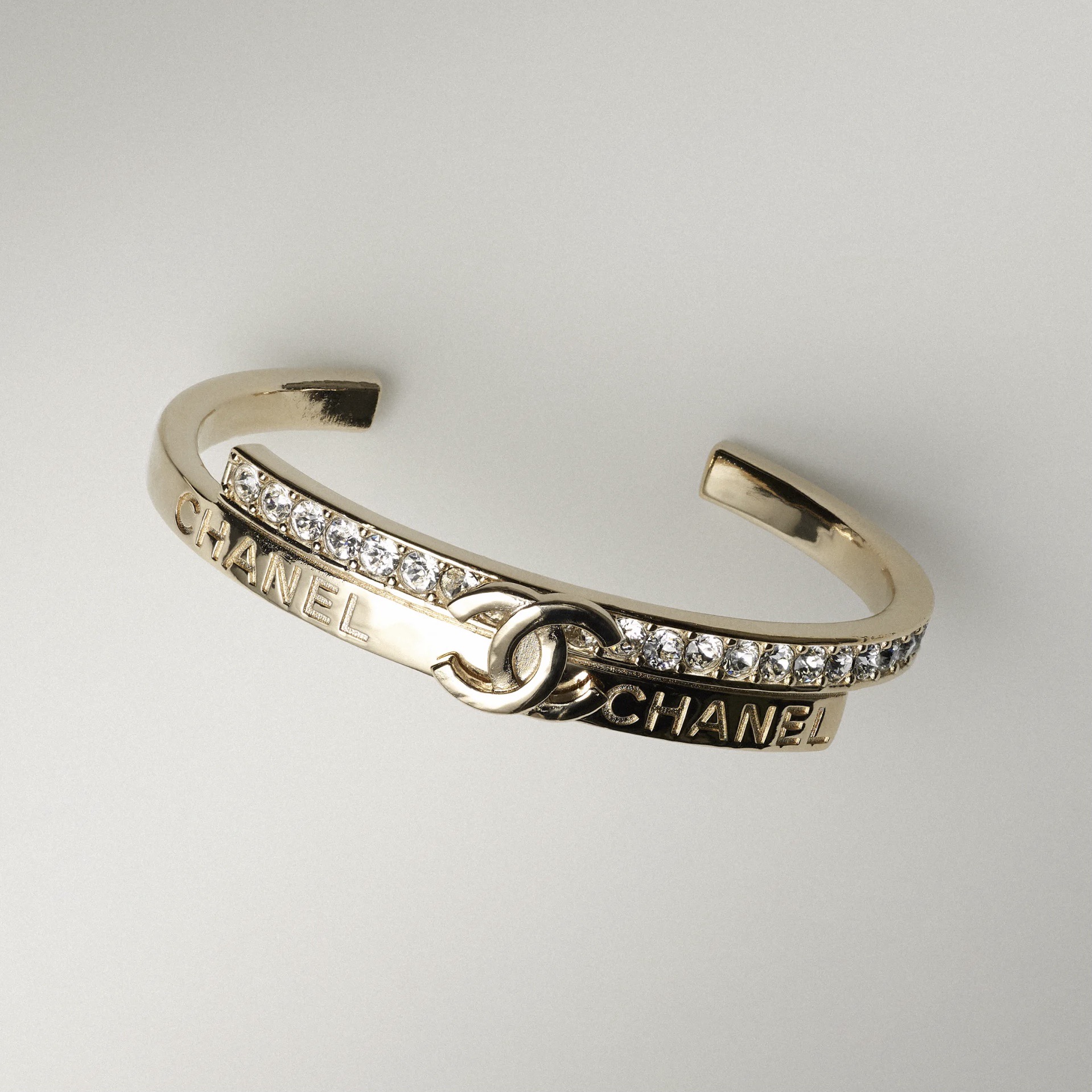 NO:661563,Xiaoxiang letter rhinestone double c bracelet, Chanel bracelet, chanel, bracelet19860909小香字母水钻双c手镯,香奈儿手镯,chanel,bracelet,Jewelry