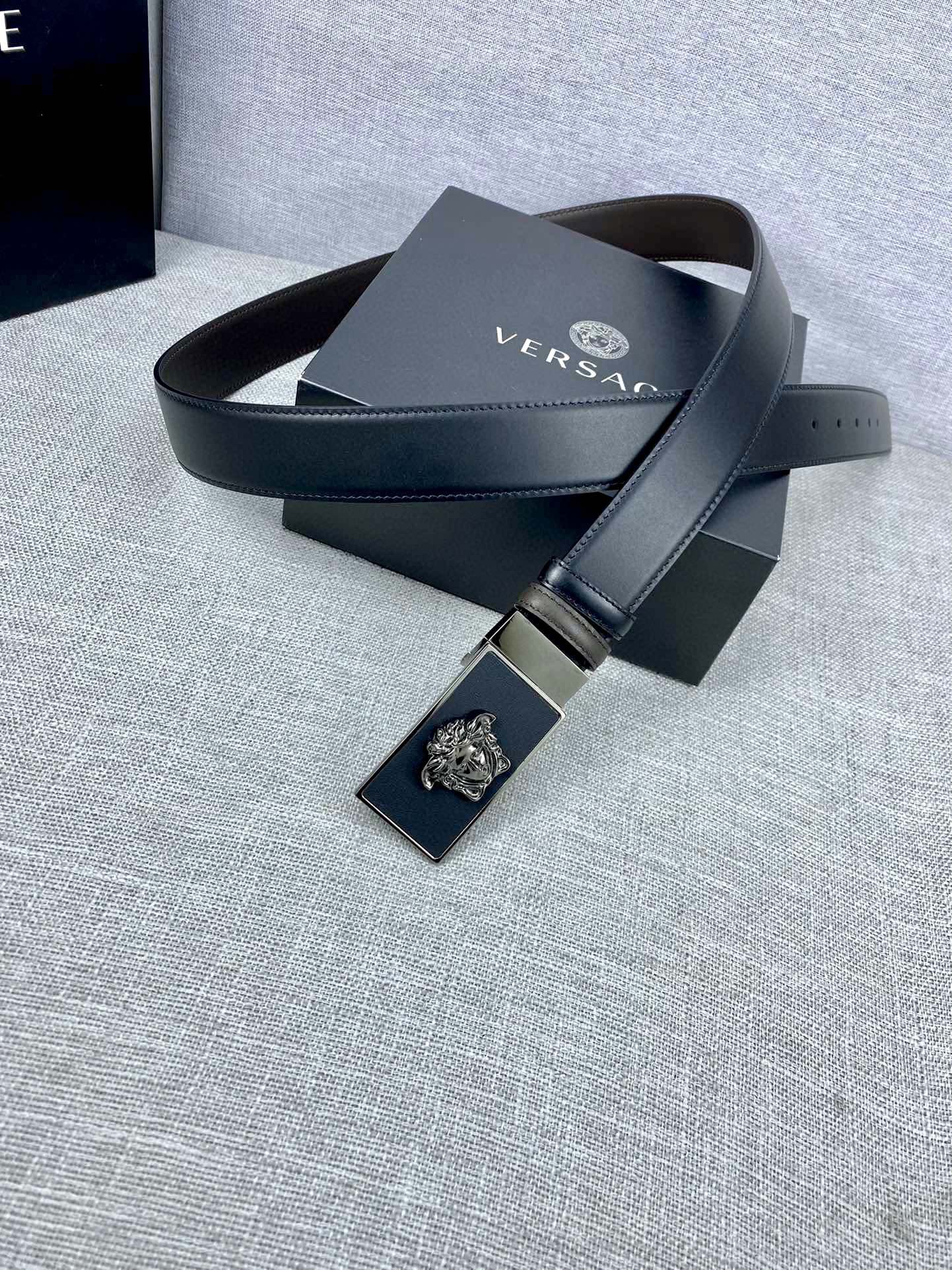 配全套包装礼盒宽度3.5cm范思哲此