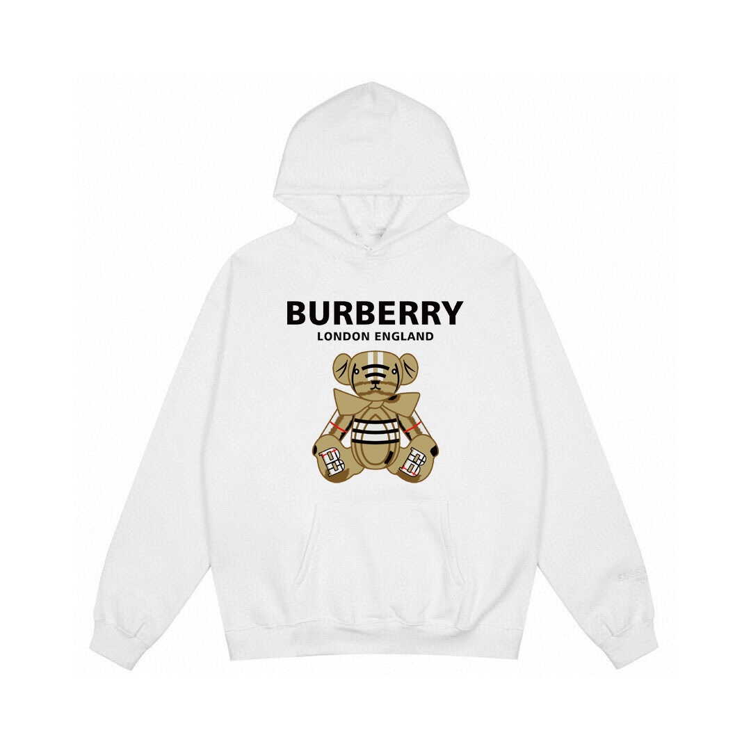 💰220 Burberry巴宝莉新款小熊字母印花连帽卫衣，高品质高克重上等原料，质感好上身非常舒服！基础款日常又耐穿！基础款的长袖卫衣，男女均可驾驭！上身超好看！ 
尺码：XS- XL
颜色：白色