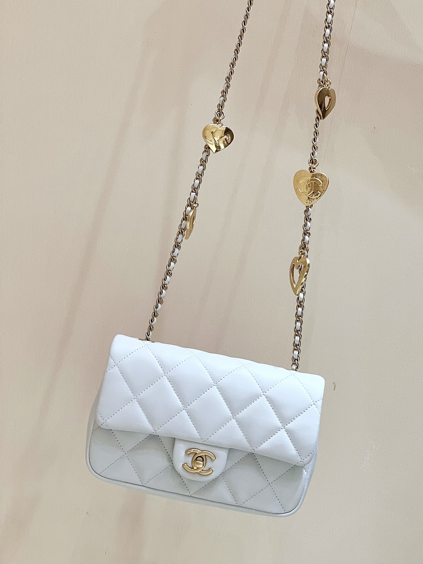 CHANEL CF限量版爱心吊坠链条包 AS3457白色