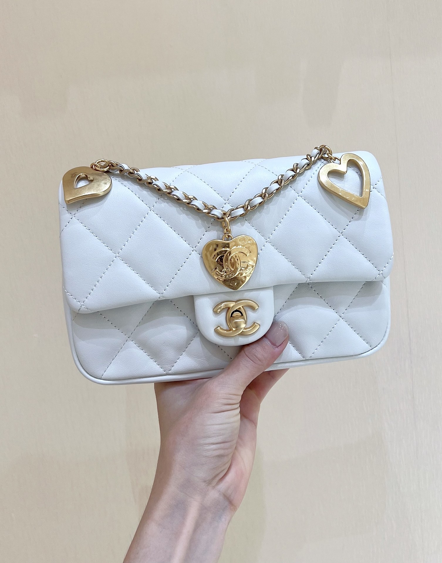 CHANEL CF限量版爱心吊坠链条包 AS3457白色