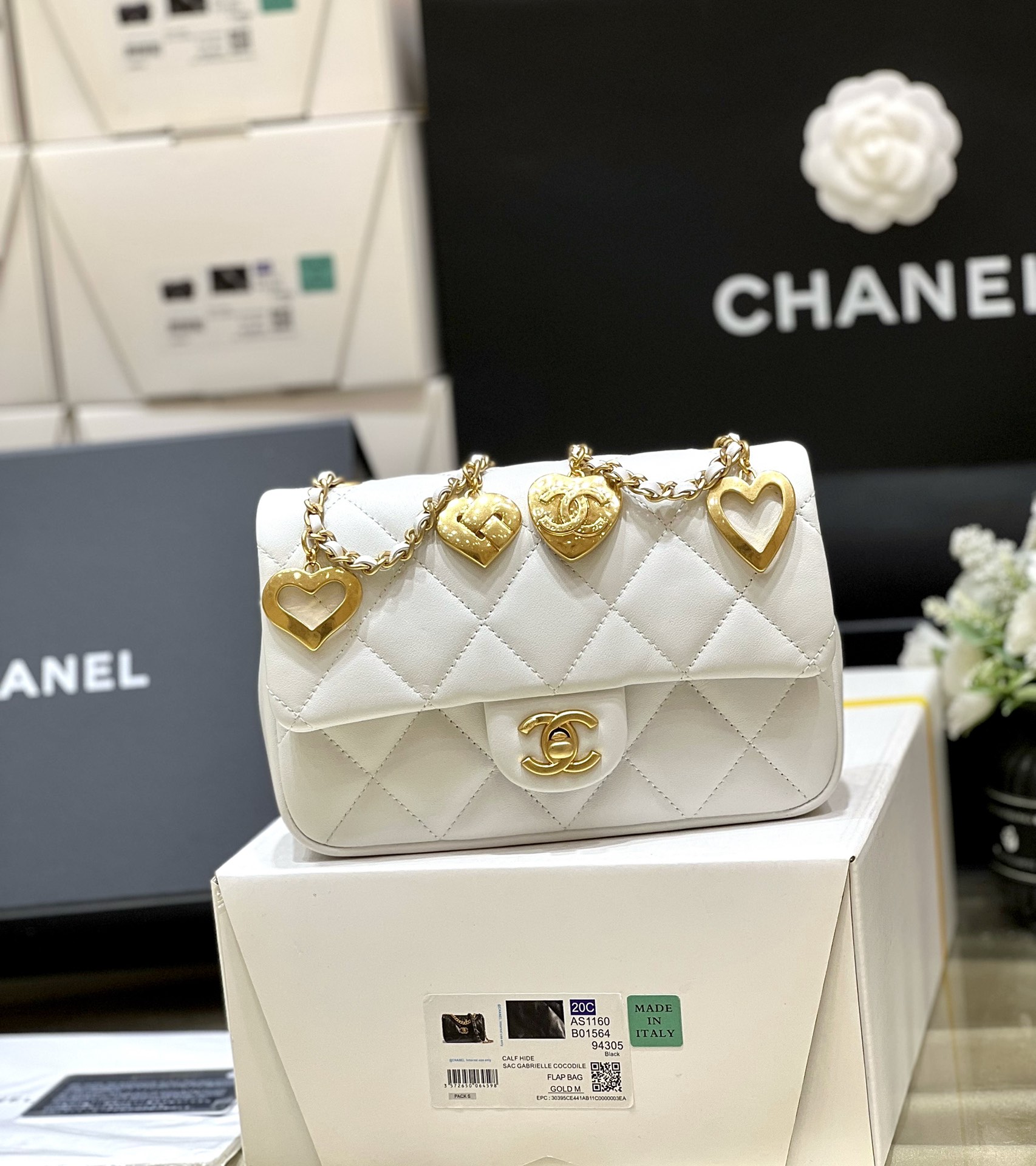 CHANEL CF限量版爱心吊坠链条包 AS3457白色