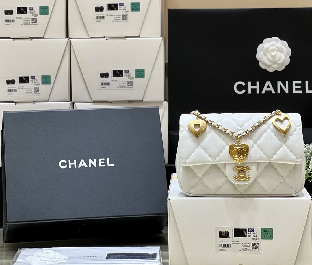 CHANEL CF限量版爱心吊坠链条包 AS3457白色