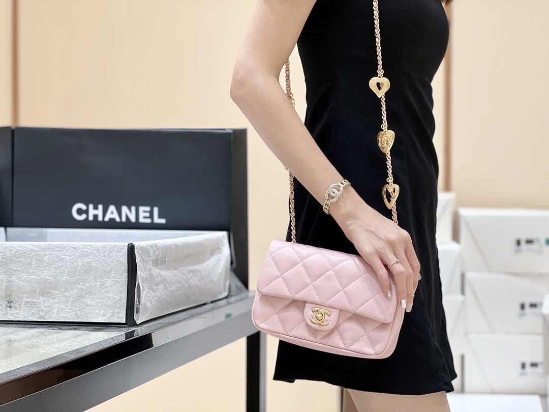 CHANEL CF限量版爱心吊坠链条包 AS3457粉色