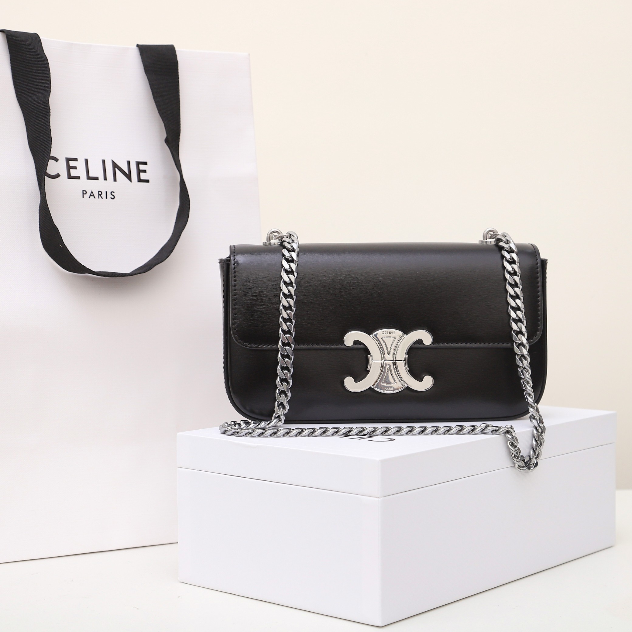 Celine Borse Crossbody & Borse a Tracolla Pelle bovina Triomphe Catene