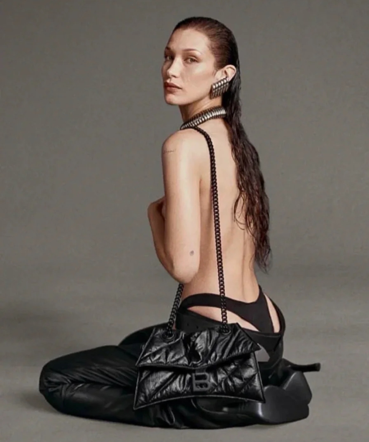 Balenciaga Style Chain Bag style reference detail image 7 from source 776237