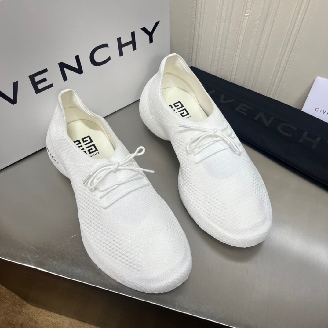 J0 2022春夏 Givenchy  纪梵希 TK- K5 系列、网红明星范丞丞蔡徐坤王一博同款、高街风的版型、鞋面进口飞织、原版开模大底、鞋面大底一体做法、工艺十分复杂：