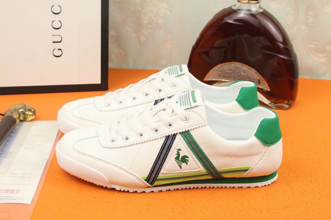 I5 高品质PRADA普拉达上市著名奢侈品牌，专柜同步更新，意大利男鞋时尚杂志季刊封面主推款鞋面采用意大利进口小牛皮，羊皮内里。原版防滑橡胶大底，上脚舒适有型。 细节无可挑剔。