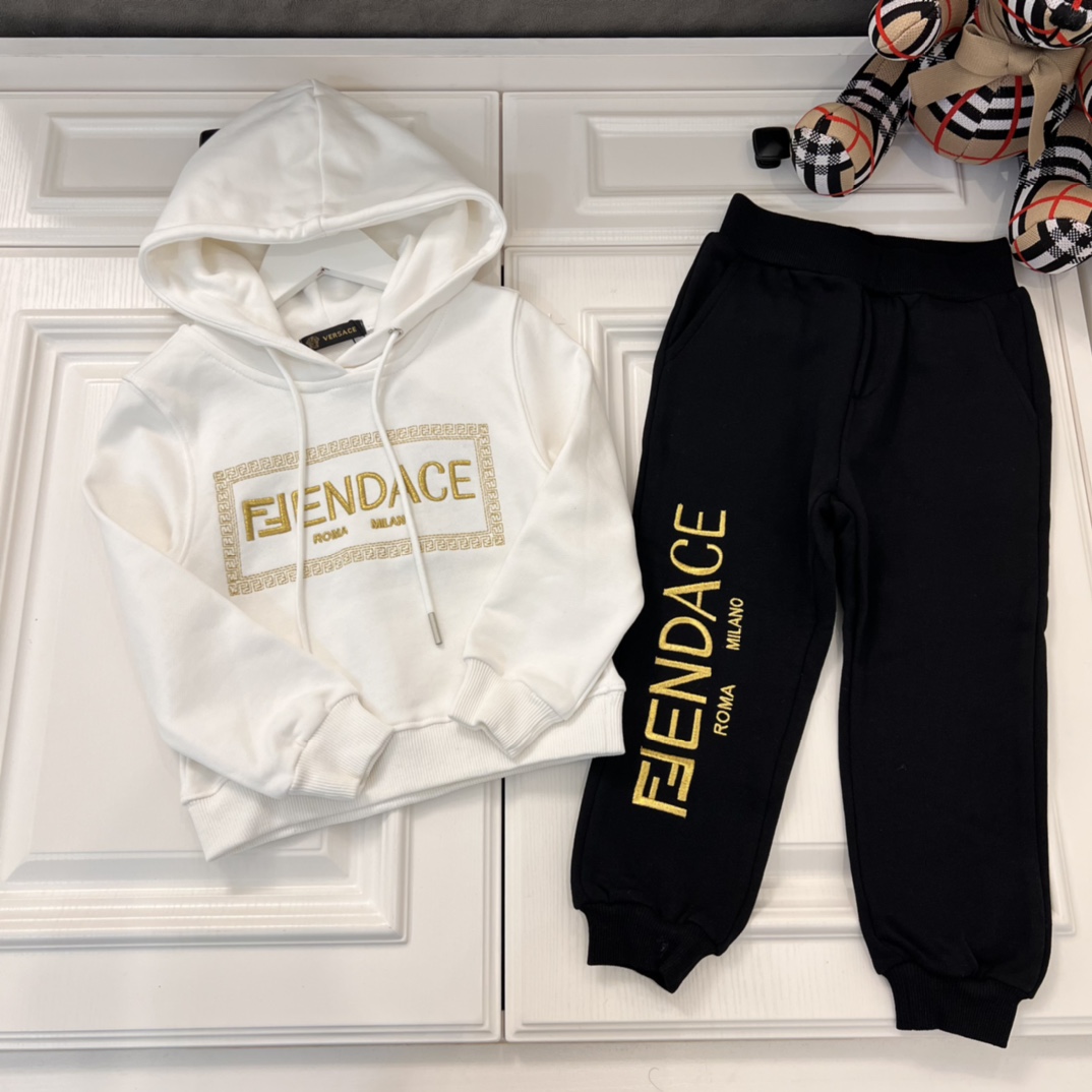 2022 Versace Children’s Suit: Luxurious Style for Kids, Sizes 100-150 cm - 图片 3