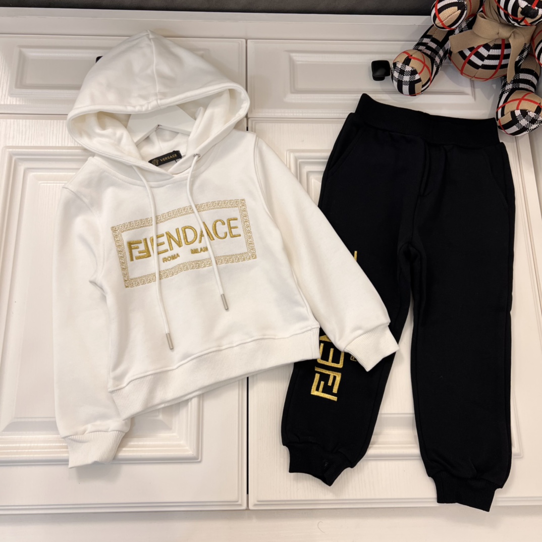 2022 Versace Children’s Suit: Luxurious Style for Kids, Sizes 100-150 cm - 图片 2