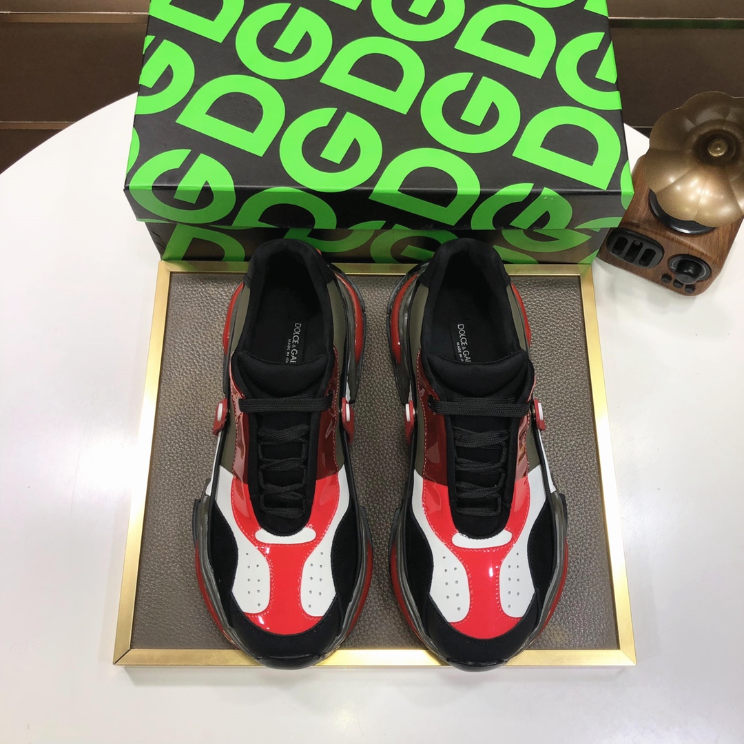 J5  Dolce&Gabbana 杜嘉班纳原单材料内里杜嘉班纳男鞋上新原单级限量潮鞋，原单滴胶工艺品质，专柜同步，原版复刻，做工一流欧美大师设计，完美打造顶级品质，个性十足，时尚新颖。上脚极致舒适，千锤百炼为您量身定制。鞋垫：高档舒适羊里大底：原版橡胶防滑耐磨大底