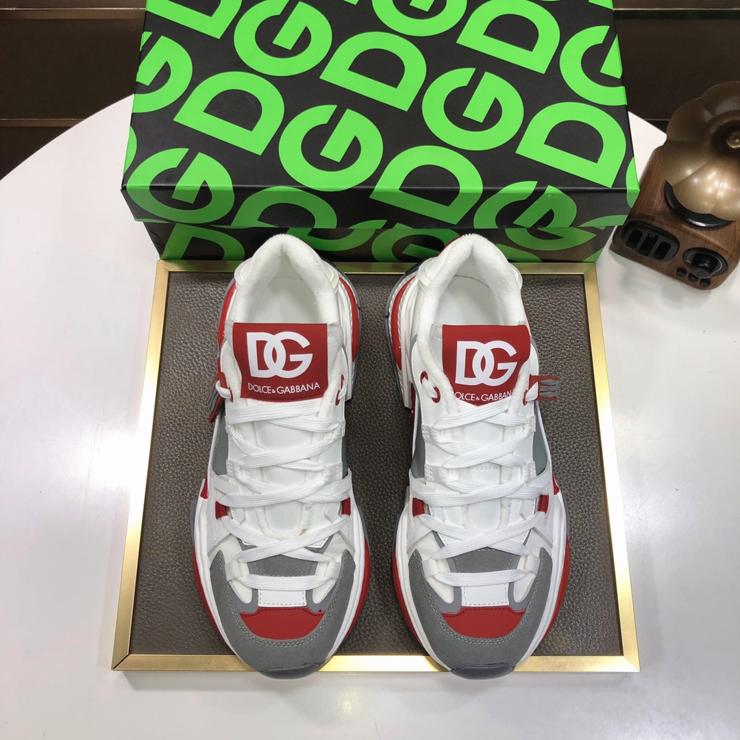 J5  Dolce&Gabbana 杜嘉班纳原单材料内里杜嘉班纳男鞋上新原单级限量潮鞋，原单滴胶工艺品质，专柜同步，原版复刻，做工一流欧美大师设计，完美打造顶级品质，个性十足，时尚新颖。上脚极致舒适，千锤百炼为您量身定制。鞋垫：高档舒适羊里大底：原版橡胶防滑耐磨大底