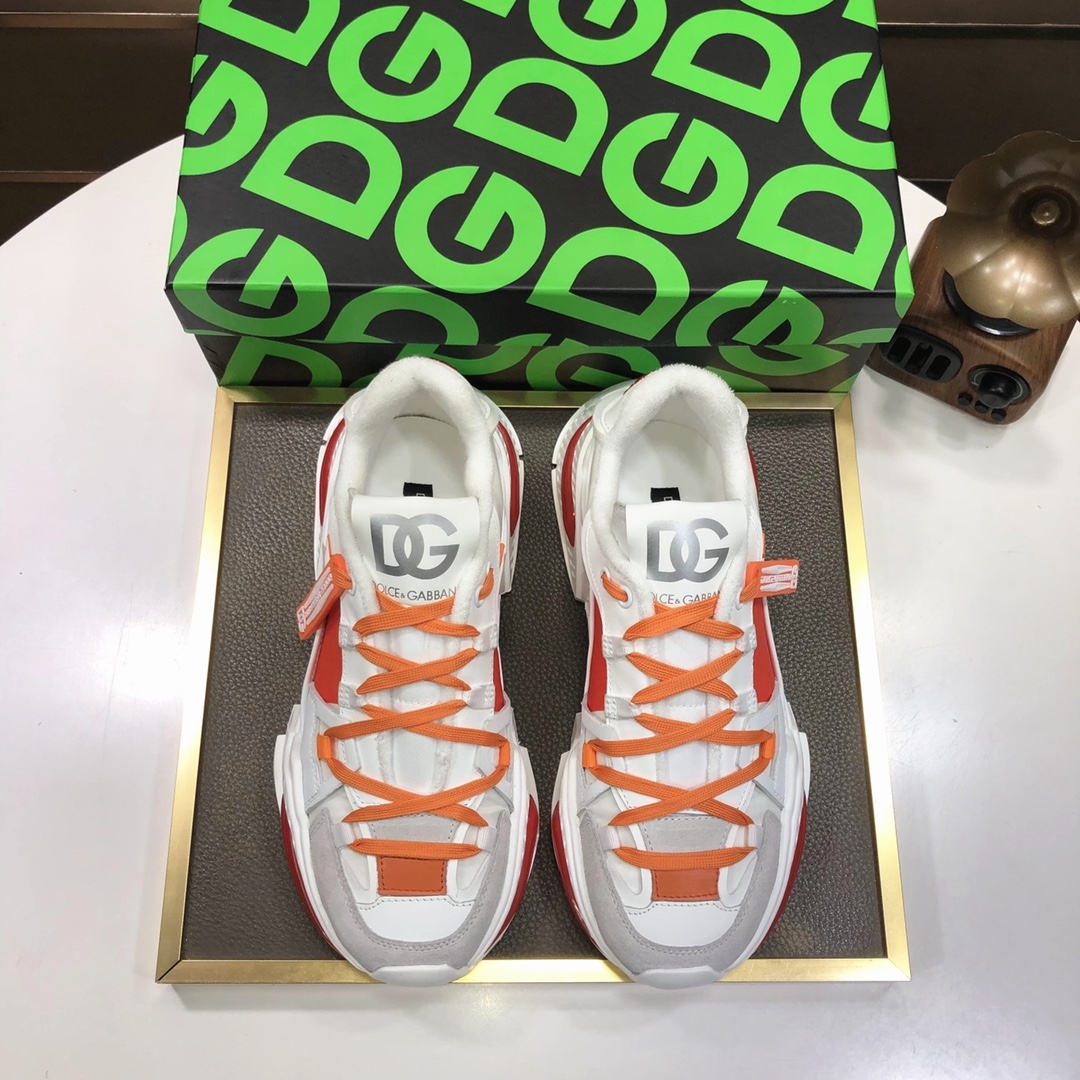 J5  Dolce&Gabbana 杜嘉班纳原单材料内里杜嘉班纳男鞋上新原单级限量潮鞋，原单滴胶工艺品质，专柜同步，原版复刻，做工一流欧美大师设计，完美打造顶级品质，个性十足，时尚新颖。上脚极致舒适，千锤百炼为您量身定制。鞋垫：高档舒适羊里大底：原版橡胶防滑耐磨大底