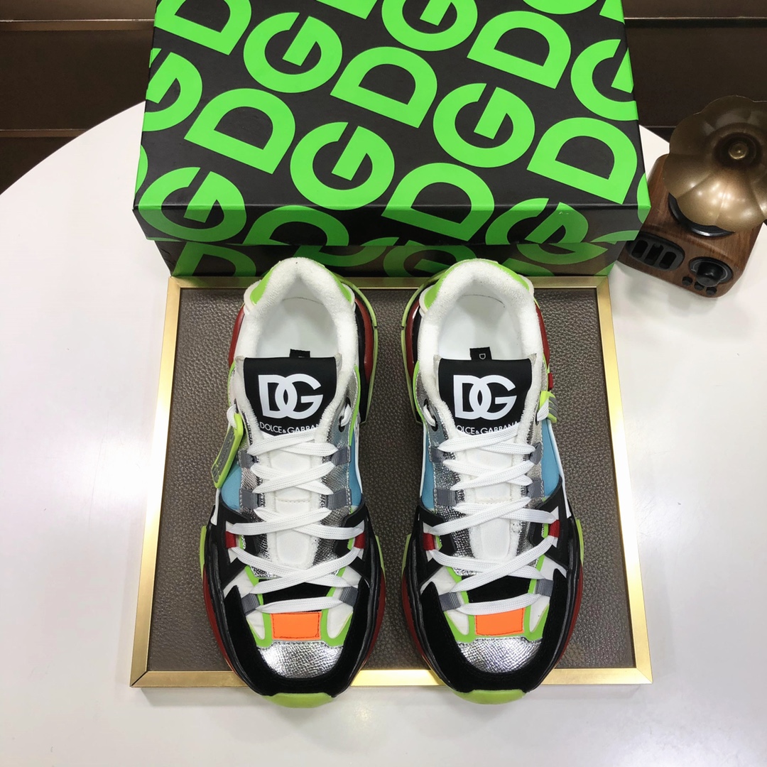 J5  Dolce&Gabbana 杜嘉班纳原单材料内里杜嘉班纳男鞋上新原单级限量潮鞋，原单滴胶工艺品质，专柜同步，原版复刻，做工一流欧美大师设计，完美打造顶级品质，个性十足，时尚新颖。上脚极致舒适，千锤百炼为您量身定制。鞋垫：高档舒适羊里大底：原版橡胶防滑耐磨大底