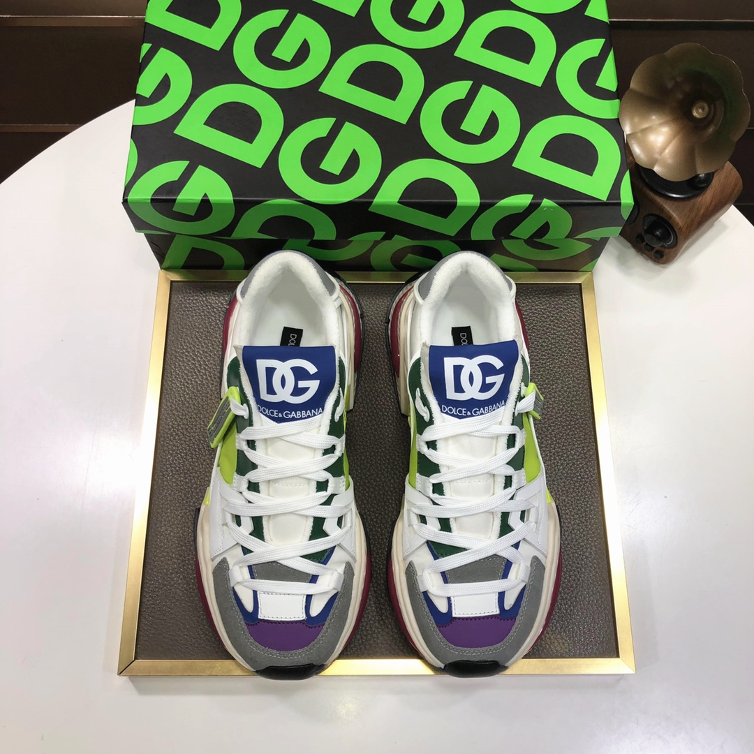 J5  Dolce&Gabbana 杜嘉班纳原单材料内里杜嘉班纳男鞋上新原单级限量潮鞋，原单滴胶工艺品质，专柜同步，原版复刻，做工一流欧美大师设计，完美打造顶级品质，个性十足，时尚新颖。上脚极致舒适，千锤百炼为您量身定制。鞋垫：高档舒适羊里大底：原版橡胶防滑耐磨大底