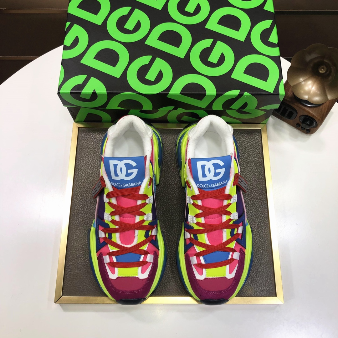 J5  Dolce&Gabbana 杜嘉班纳原单材料内里杜嘉班纳男鞋上新原单级限量潮鞋，原单滴胶工艺品质，专柜同步，原版复刻，做工一流欧美大师设计，完美打造顶级品质，个性十足，时尚新颖。上脚极致舒适，千锤百炼为您量身定制。鞋垫：高档舒适羊里大底：原版橡胶防滑耐磨大底