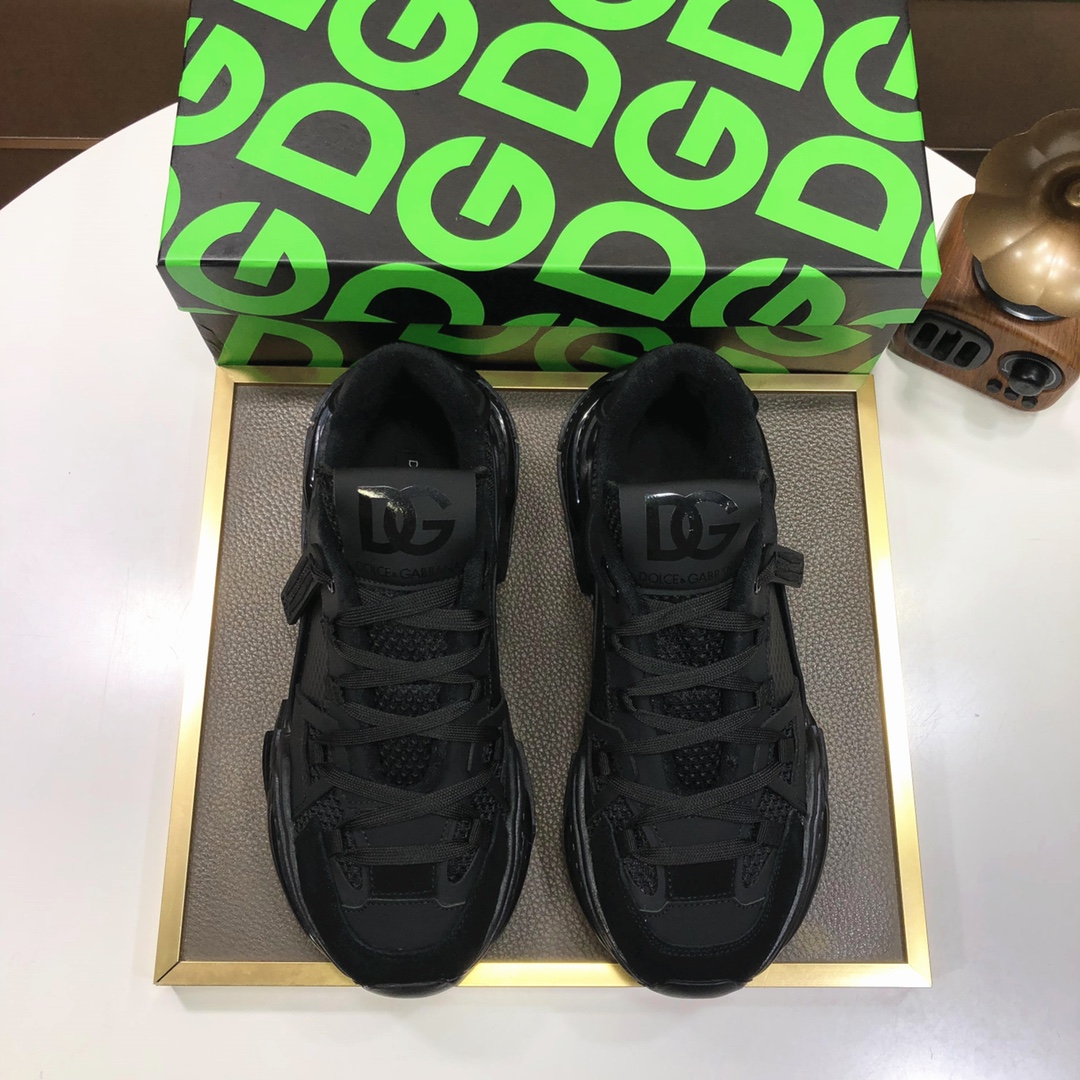 J5  Dolce&Gabbana 杜嘉班纳原单材料内里杜嘉班纳男鞋上新原单级限量潮鞋，原单滴胶工艺品质，专柜同步，原版复刻，做工一流欧美大师设计，完美打造顶级品质，个性十足，时尚新颖。上脚极致舒适，千锤百炼为您量身定制。鞋垫：高档舒适羊里大底：原版橡胶防滑耐磨大底