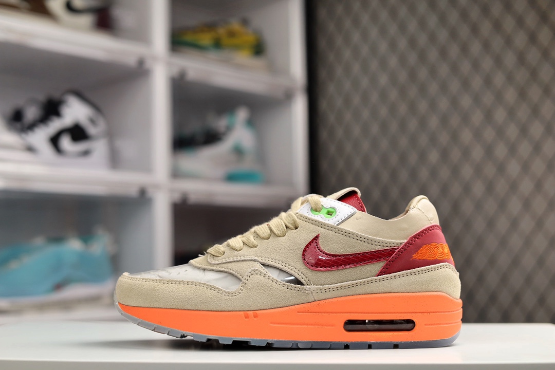 G0 詹姆斯同款 茶叶CLOT x Nike Air Max 1 “Tea Leaf Brown”“死亡之吻”这双鞋对于球鞋圈和陈冠希的意义都相当重大 CLOT x Nike Air Max 1 「死亡之吻」不仅运用了半透明材质、中国中医针灸、中国风刺绣等元素，在配色的和谐均衡方面也做得非常不错。