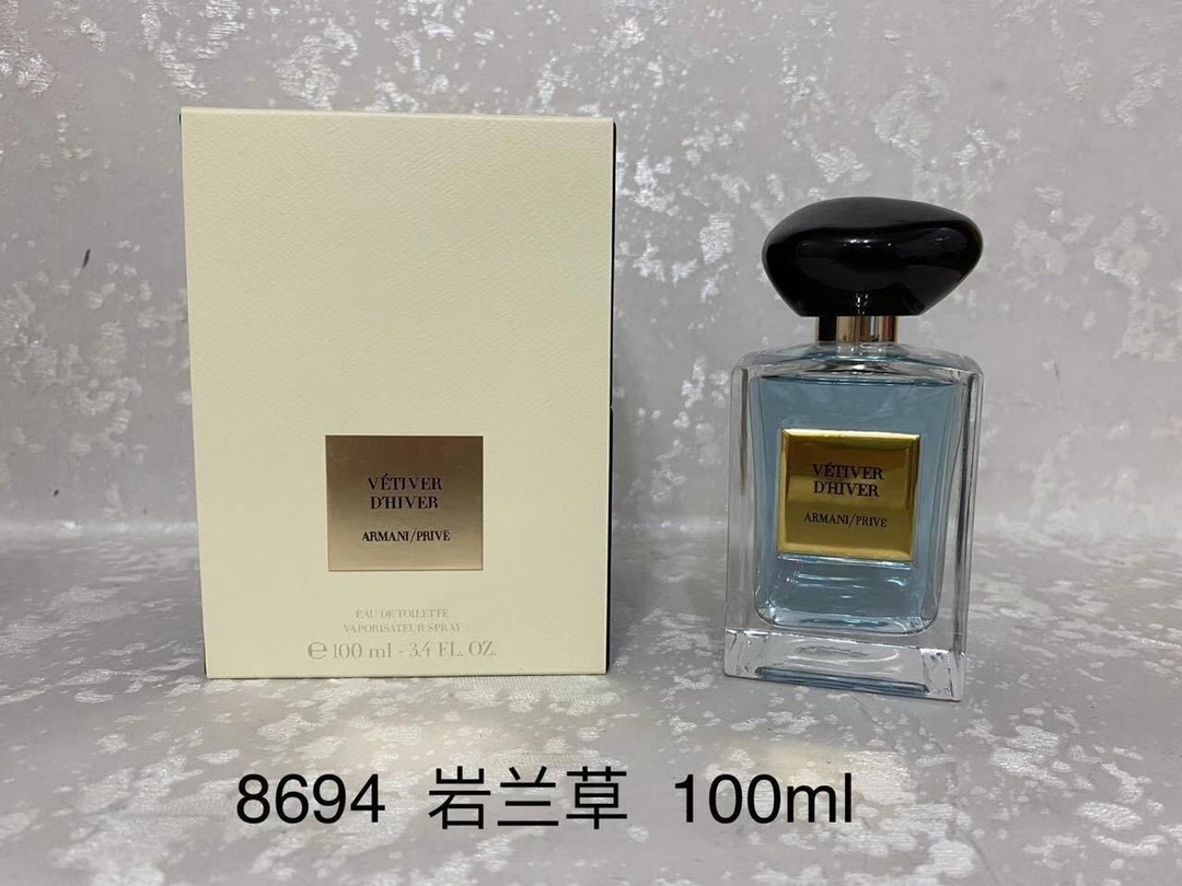 Rosa de Milán no se hace más ✔️ Colección privada Armani 100ml! Aromas: vetiver, rosa de Milán, rosa de Alejandría.