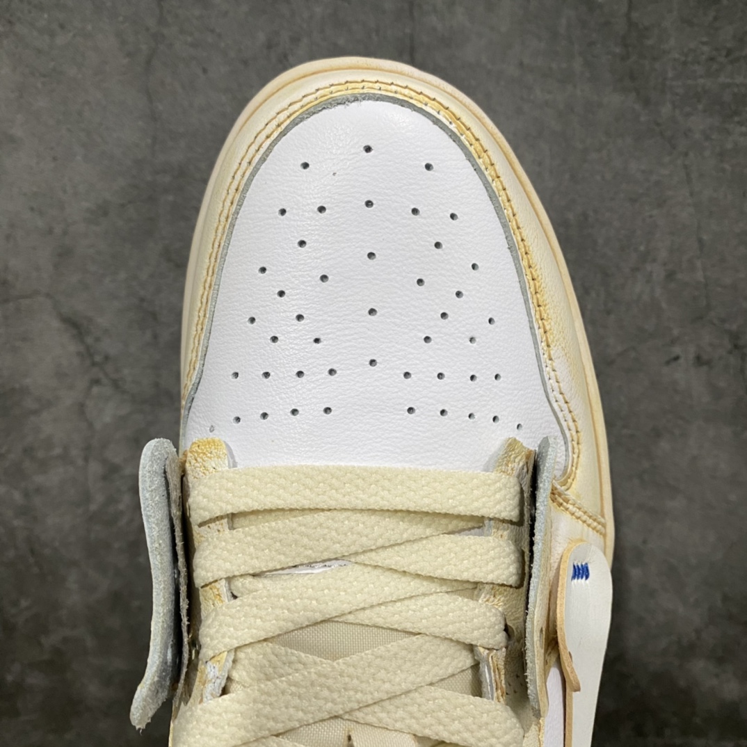 图片[5]-Off-White x Nike Air Jordan 1 Low OG\”GOAT LOWS\”OW氧化米白灰橙 CZ0775-100 正确氧化版 原楦原纸版数据开发版型 采用头层皮革鞋面材质(正确带氧化做旧效果,过程极其繁琐!!) 原厂立体填充鞋舌海绵 中底注胶孔及缜密中底拉帮工艺 原数据开发模具大底 市售最正确版本‼️ OFF-WHITE 创始人 Virgil Abloh 突然离世，震惊世界。作为为数不多能够在全球范围取得巨大影响力的设计师，Virgil 留给世界的回忆实在是太多了。除了已经曝光的几款未市售 LV x Nike 联名鞋以及 OFF-WHITE x Nike 联名鞋之外。近日，勒布朗·詹姆斯又率先上脚一款全新的 OFF-WHITE x Air Jordan 1 Low，收割不少玩家的眼球。可以看出整双鞋延续经典解构设计风格，采用一袭白色装扮鞋身。整体细节上并没有过多亮眼的地方，但是 Air Jordan 1 Low 的鞋型则十分抢眼。其实这双鞋出自海外球鞋定制师 Huy Le（@chefhuyle）之手。不过从 Huy Le 释出的静态实物可以看出，整双鞋在风格上采用氧化做旧的效果呈现。同时整双鞋的命名也为「GOAT LOWS」，鞋盒上也能看到专为詹姆斯打造的「TO KING JAMES」字样。不过对于想要入手的玩家来说，也并不是没有机会。前往 Huy Le 的球鞋定制官网同样可以将这双鞋收入囊中，但是价格自然也不便宜。 尺码：40 40.5 41 42 42.5 43 44 44.5 45 46 47.5 48-选品中心