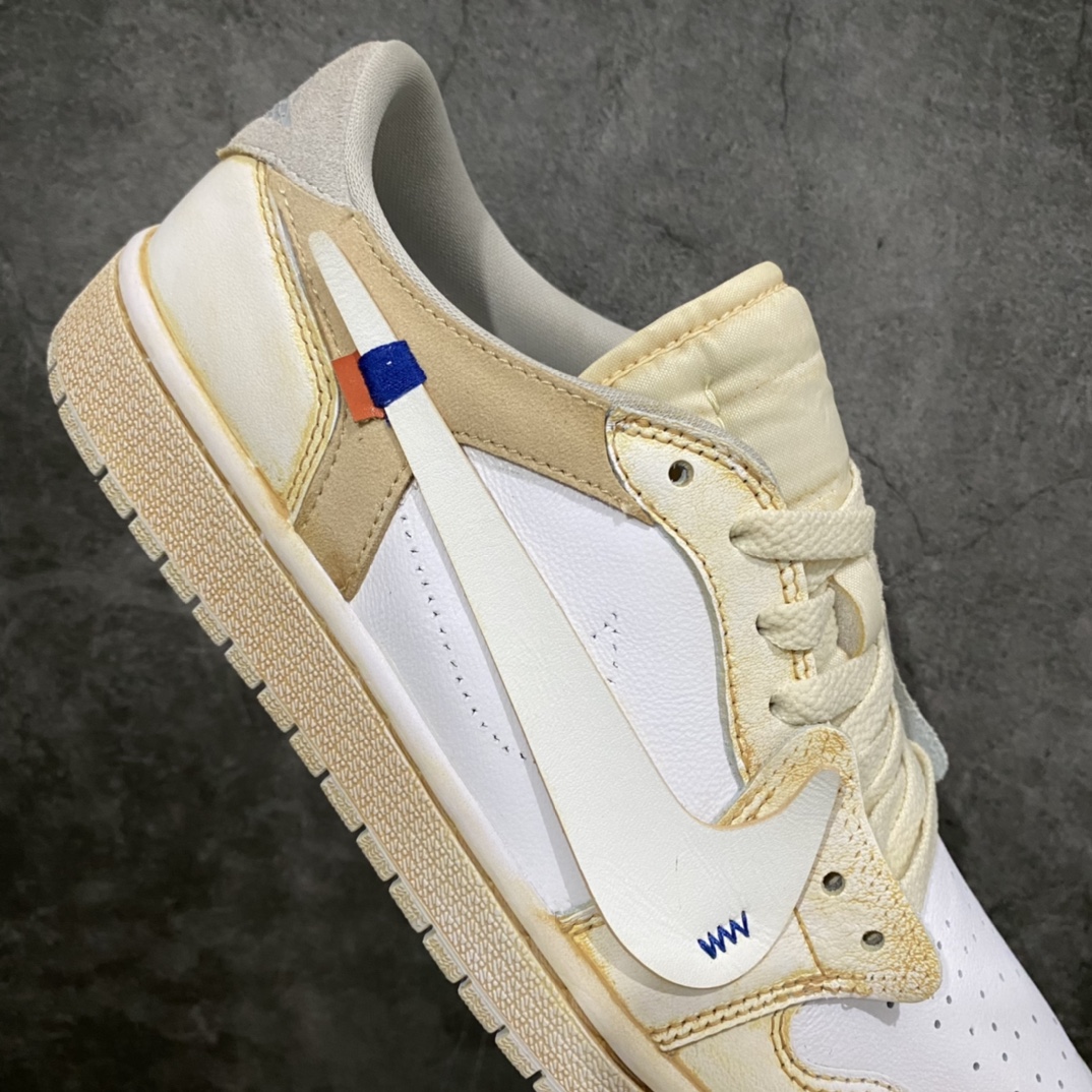 图片[7]-Off-White x Nike Air Jordan 1 Low OG\”GOAT LOWS\”OW氧化米白灰橙 CZ0775-100 正确氧化版 原楦原纸版数据开发版型 采用头层皮革鞋面材质(正确带氧化做旧效果,过程极其繁琐!!) 原厂立体填充鞋舌海绵 中底注胶孔及缜密中底拉帮工艺 原数据开发模具大底 市售最正确版本‼️ OFF-WHITE 创始人 Virgil Abloh 突然离世，震惊世界。作为为数不多能够在全球范围取得巨大影响力的设计师，Virgil 留给世界的回忆实在是太多了。除了已经曝光的几款未市售 LV x Nike 联名鞋以及 OFF-WHITE x Nike 联名鞋之外。近日，勒布朗·詹姆斯又率先上脚一款全新的 OFF-WHITE x Air Jordan 1 Low，收割不少玩家的眼球。可以看出整双鞋延续经典解构设计风格，采用一袭白色装扮鞋身。整体细节上并没有过多亮眼的地方，但是 Air Jordan 1 Low 的鞋型则十分抢眼。其实这双鞋出自海外球鞋定制师 Huy Le（@chefhuyle）之手。不过从 Huy Le 释出的静态实物可以看出，整双鞋在风格上采用氧化做旧的效果呈现。同时整双鞋的命名也为「GOAT LOWS」，鞋盒上也能看到专为詹姆斯打造的「TO KING JAMES」字样。不过对于想要入手的玩家来说，也并不是没有机会。前往 Huy Le 的球鞋定制官网同样可以将这双鞋收入囊中，但是价格自然也不便宜。 尺码：40 40.5 41 42 42.5 43 44 44.5 45 46 47.5 48-选品中心