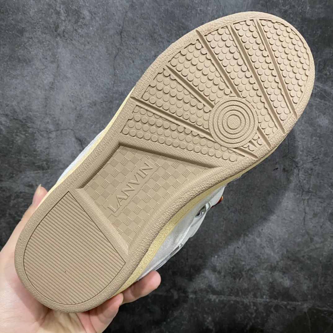 图片[5]-LANVIN浪凡面包鞋三代 最新走秀款CURB系列休闲运动鞋 官网一出热度火爆整个全球，各大网红也疯狂上脚 耗时2个月原版1：1开模重工艺制作 面料采用进口牛磨砂➕环保牛反绒➕金钢网织物 内里柔软透气太空棉面料 原版开模双色TPU大底 女款：35-40 男款：39-45-选品中心
