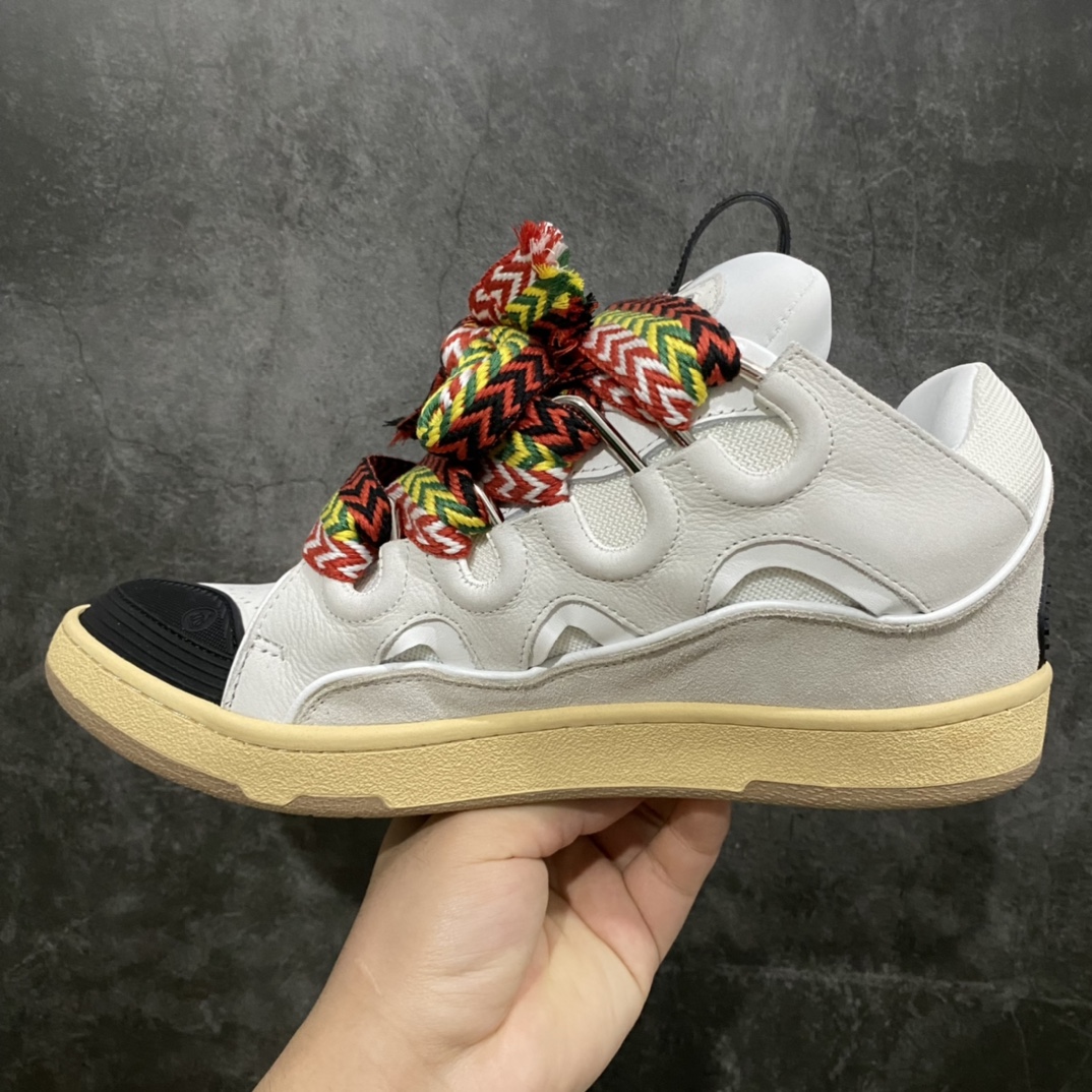 图片[2]-LANVIN浪凡面包鞋三代 最新走秀款CURB系列休闲运动鞋 官网一出热度火爆整个全球，各大网红也疯狂上脚 耗时2个月原版1：1开模重工艺制作 面料采用进口牛磨砂➕环保牛反绒➕金钢网织物 内里柔软透气太空棉面料 原版开模双色TPU大底 女款：35-40 男款：39-45-选品中心