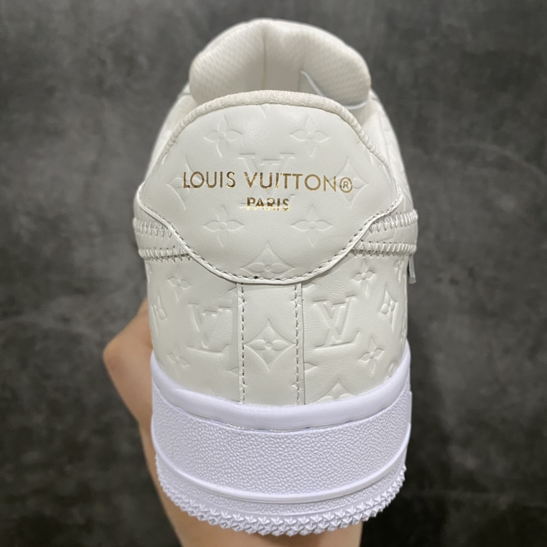 图片[5]-莞产LV x Air Force 1白色 目前市场最正确版 懂货的来 正确的钩子大小 （市面版本过小） 正确老花 压花比例以及各位置正确的对位！ 正确鞋舌长度及厚度（市面要么过短要么过长过薄） 正确鞋带孔8个（女鞋为7个） 正确鞋头冲孔数量（除最外排固定2个 其余没排女码比男码少1个） 目前此版本 尺码：38-45🐎 另有其他版本供应！-选品中心