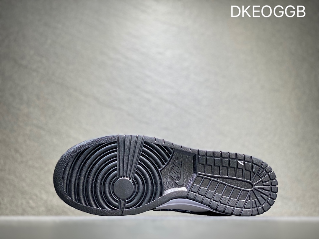 300 NIKE Dunk SB Low 低帮休闲板鞋  DH4401-100